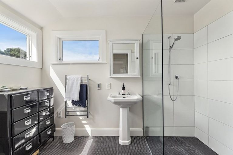 Photo of property in 45 Burnham Street, Seatoun, Wellington, 6022