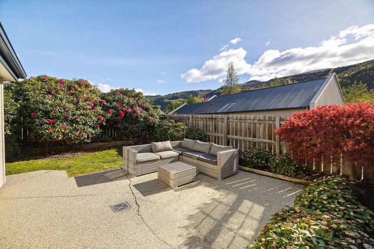 Photo of property in 9 Innes Place, Arrowtown, 9302