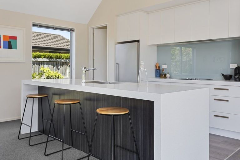 Photo of property in 20 Sandown Boulevard, Rangiora, 7400