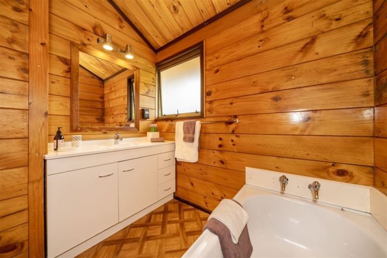 Photo of property in 13a Terminus Street, Silverstream, Upper Hutt, 5019