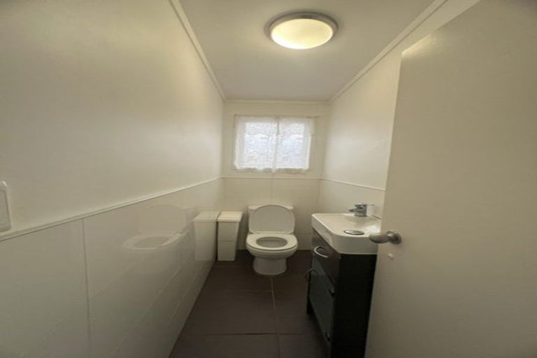 Photo of property in 8 Bain Place, Bucklands Beach, Auckland, 2014