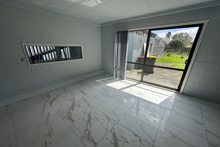 Photo of property in 409 Massey Road, Mangere East, Auckland, 2024