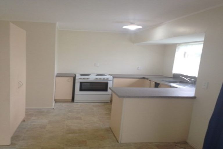 Photo of property in 2/14 Bellville Drive, Clendon Park, Auckland, 2103