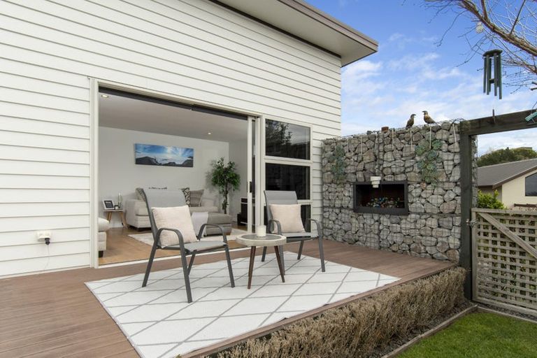 Photo of property in 33 Oceana Drive, Welcome Bay, Tauranga, 3175