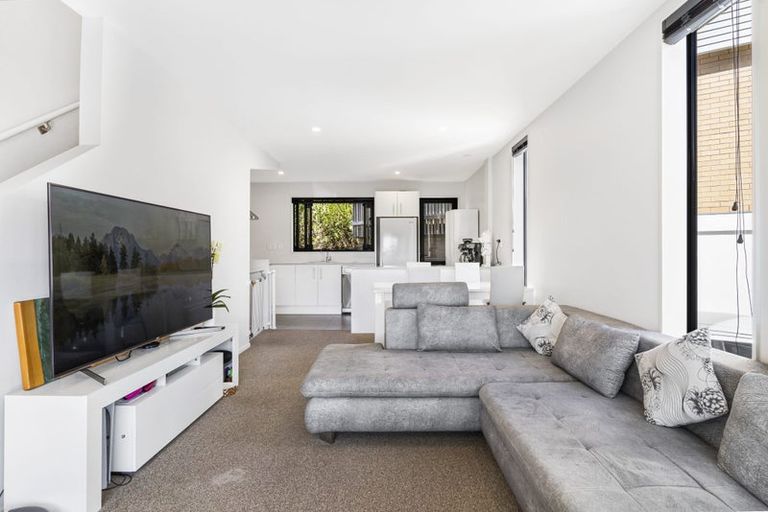 Photo of property in 46 Akeake Lane, Albany Heights, Auckland, 0632