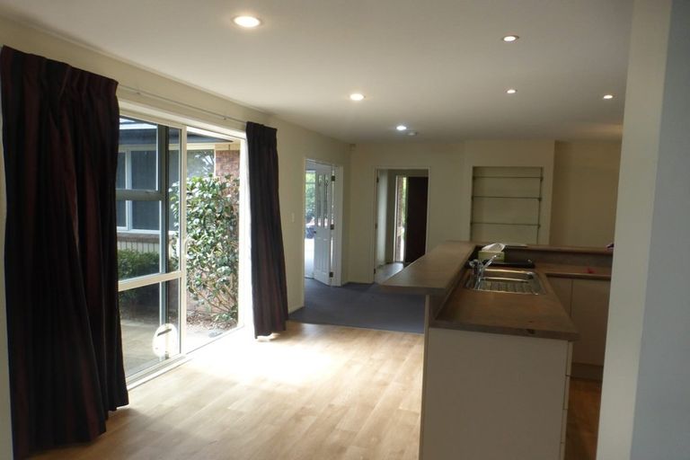 Photo of property in 9 Courtfield Close, Parklands, Christchurch, 8083