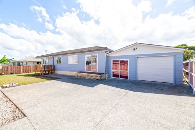 Photo of property in 40 Armada Drive, Ranui, Auckland, 0612