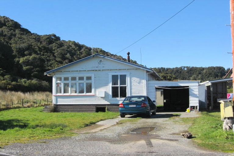 Photo of property in 11-15 Coulson Road, Karoro, Greymouth, 7805
