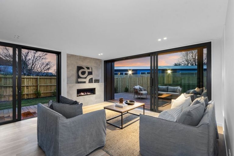 Photo of property in 2/105 Tomes Road, St Albans, Christchurch, 8052