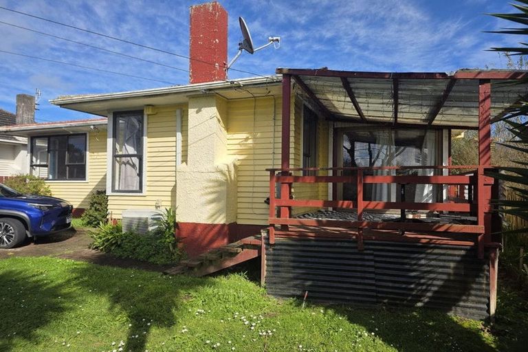 Photo of property in 10 Nogat Avenue, Papatoetoe, Auckland, 2024