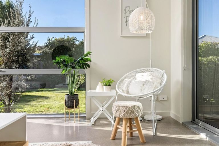 Photo of property in 12 Mystery Grove, Lake Hayes, Queenstown, 9304