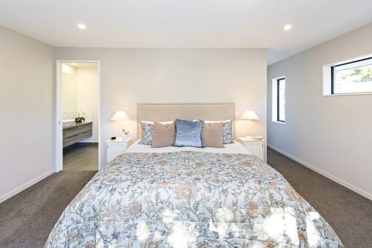 Photo of property in 2 Maurice Knowles Lane, Cashmere, Christchurch, 8022