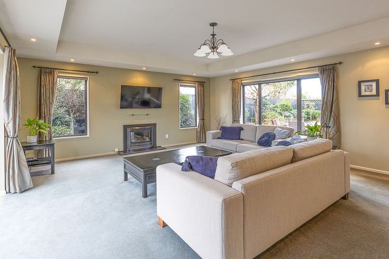 Photo of property in 14 Dunmurry Place, Casebrook, Christchurch, 8051