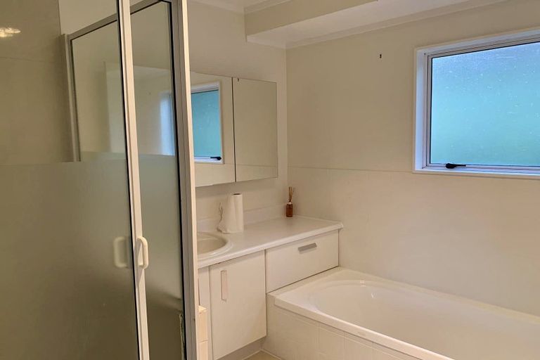 Photo of property in 1/57b Woodlands Crescent, Browns Bay, Auckland, 0630