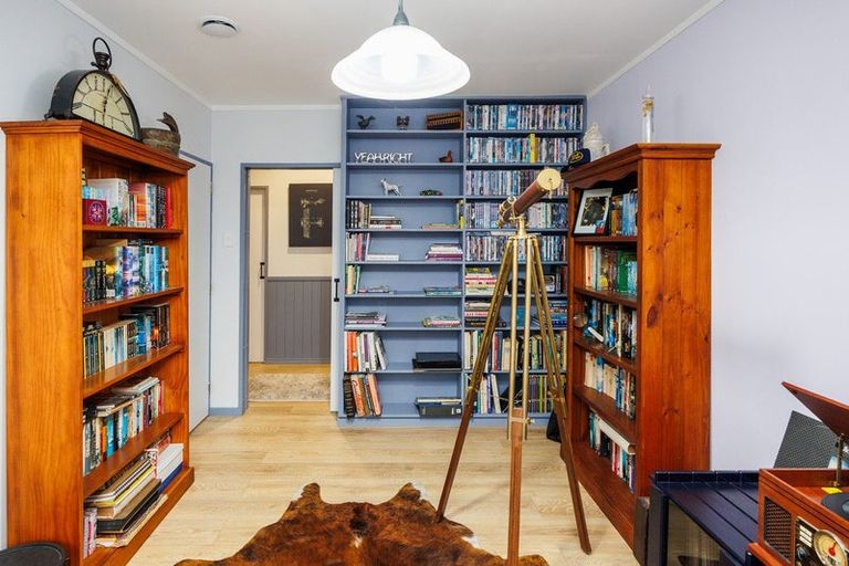 Photo of property in 8 Skerman Street, Marton, 4710