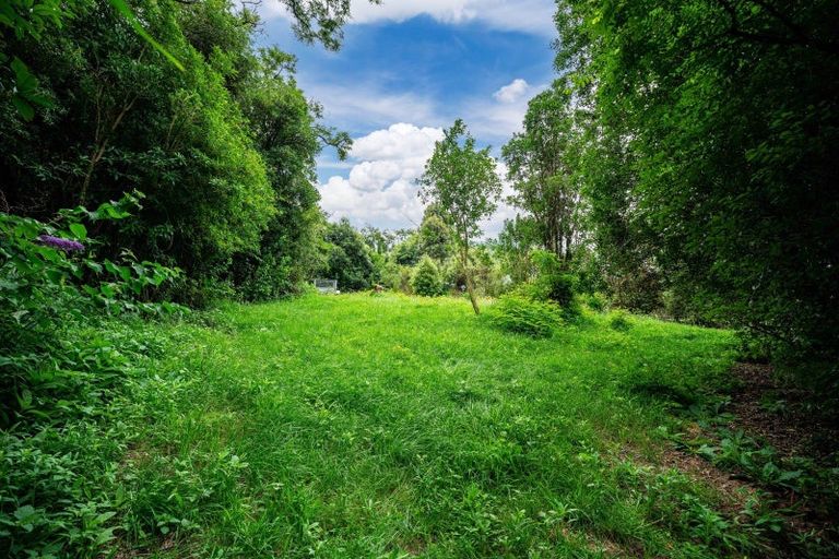 Photo of property in 70 Parawera Drive, Acacia Bay, Taupo, 3330