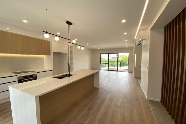 Photo of property in 15 Mina Way, Browns Bay, Auckland, 0630