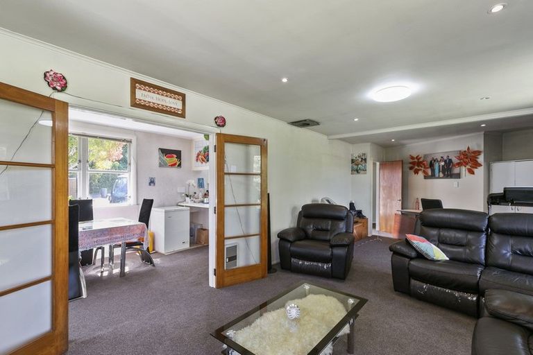 Photo of property in 38 Davidson Crescent, Tawa, Wellington, 5028