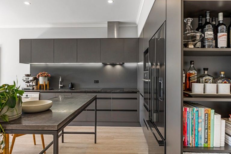 Photo of property in 21 Hudson Bay Road, Hobsonville, Auckland, 0616