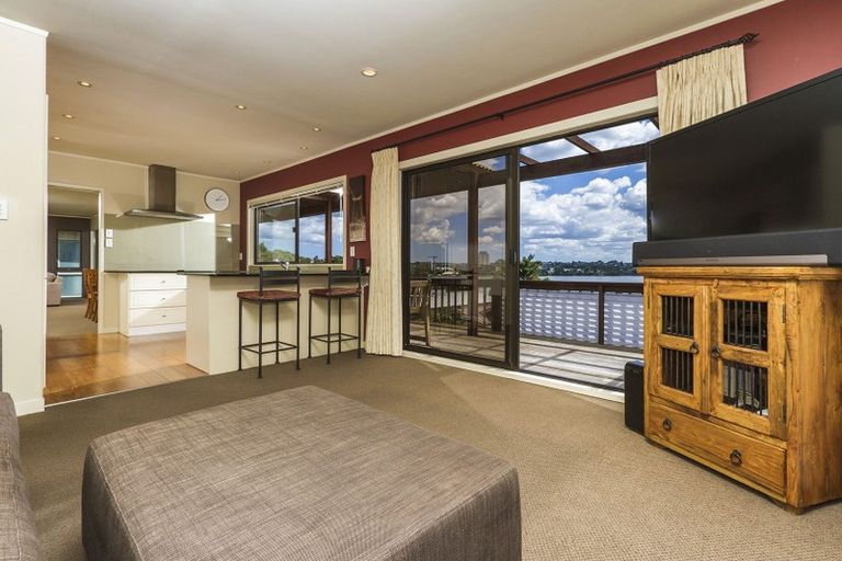 Photo of property in 17 Manurere Avenue, Takapuna, Auckland, 0622