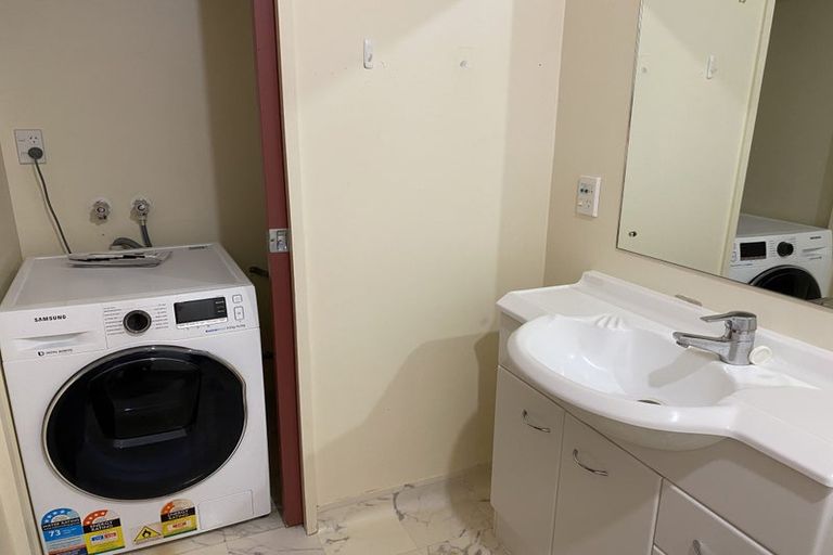 Photo of property in Terrace Heights Apartments, 13e/163 The Terrace, Wellington Central, Wellington, 6011