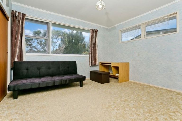 Photo of property in 12 Cassia Place, Sunnynook, Auckland, 0620