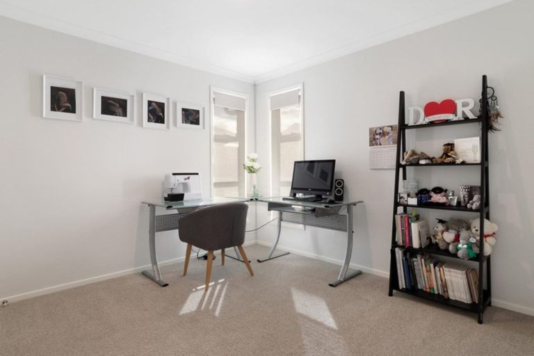 Photo of property in 4 Omapere Lane, Pyes Pa, Tauranga, 3112