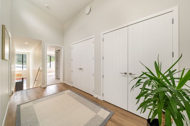 Photo of property in 8 Ramarama Lane, Crofton Downs, Wellington, 6035