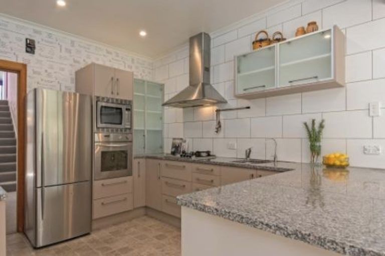 Photo of property in 10 Jensen Street, Hokowhitu, Palmerston North, 4410