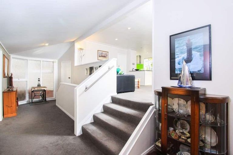 Photo of property in 8 Kay Drive, Blockhouse Bay, Auckland, 0600