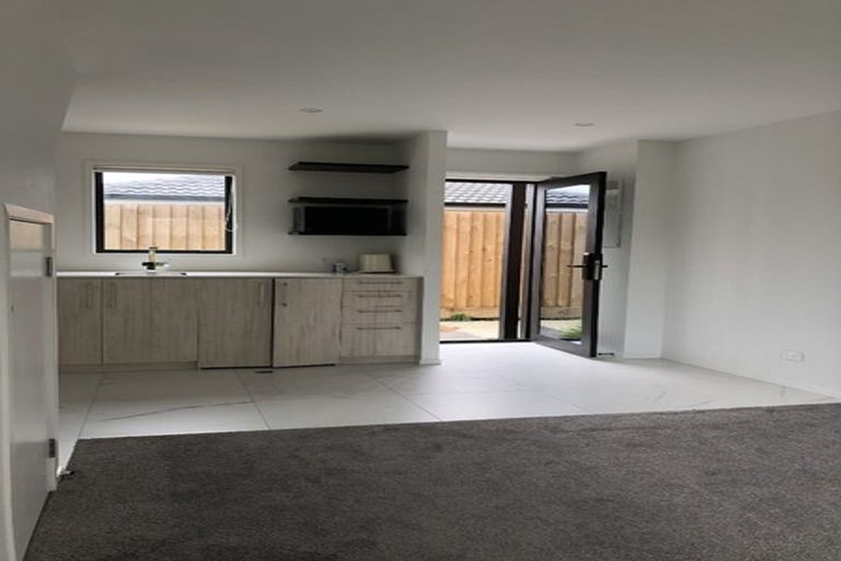 Photo of property in 11/19 Karamu Street, Te Atatu Peninsula, Auckland, 0610