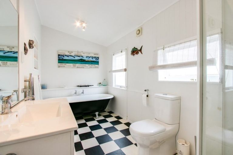 Photo of property in 92 Auckland Road, Greenmeadows, Napier, 4112