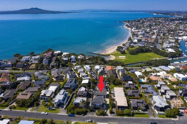 Photo of property in 10a Marama Street, Castor Bay, Auckland, 0620