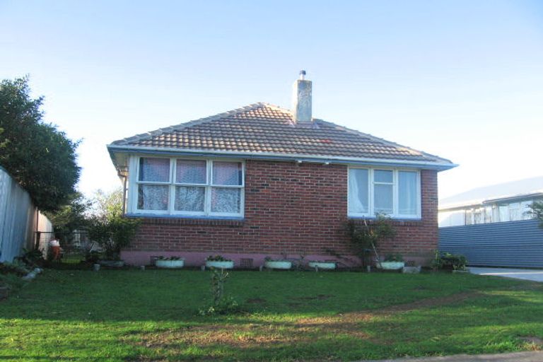 Photo of property in 3 Exeter Crescent, Takaro, Palmerston North, 4412