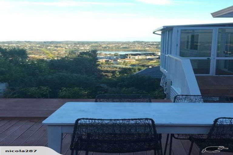 Photo of property in 9 Montcalm Close, Orewa, 0931