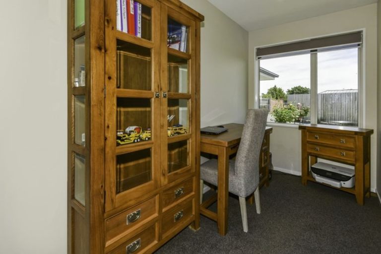 Photo of property in 9 Dundee Close, Darfield, 7510