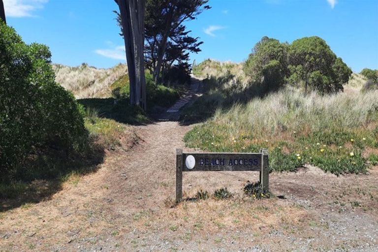 Photo of property in 420 Marine Parade, South New Brighton, Christchurch, 8062