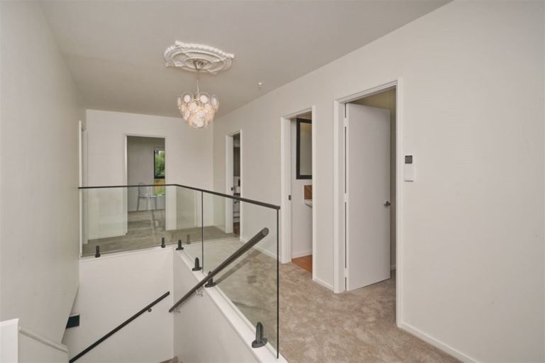 Photo of property in 68 Landsdowne Terrace, Cashmere, Christchurch, 8022