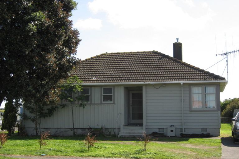 Photo of property in 2 Maire Street, Gonville, Whanganui, 4501