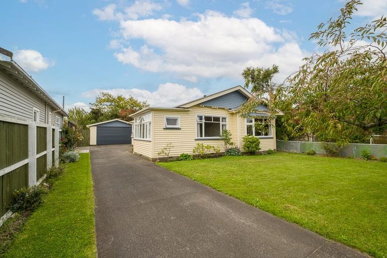 Photo of property in 65 Martin Avenue, Beckenham, Christchurch, 8023
