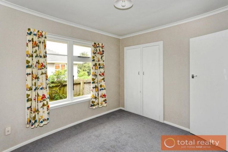 Photo of property in 6 Kinnaird Place, Hillmorton, Christchurch, 8025