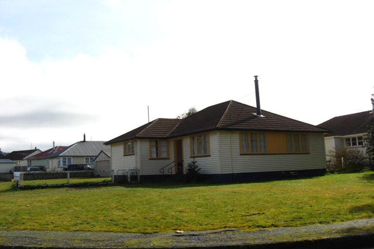 Photo of property in 2 Conlon Street, Reefton, 7830