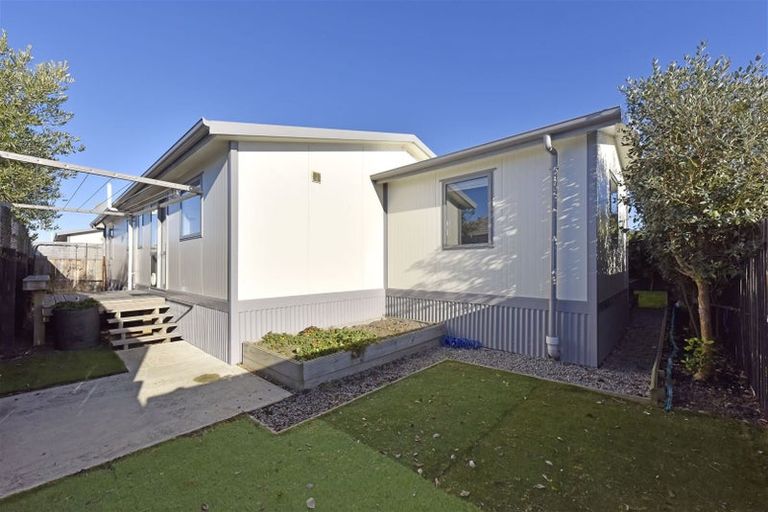 Photo of property in 3 Kingsbridge Drive, Burwood, Christchurch, 8083