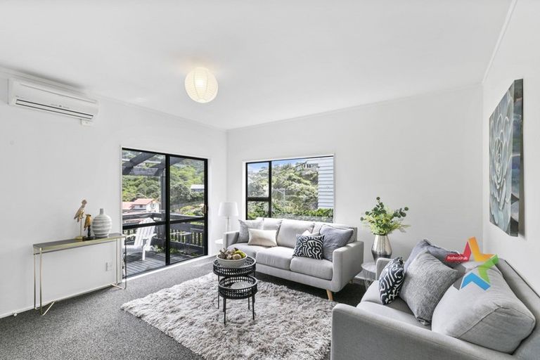 Photo of property in 113 Houghton Bay Road, Houghton Bay, Wellington, 6023