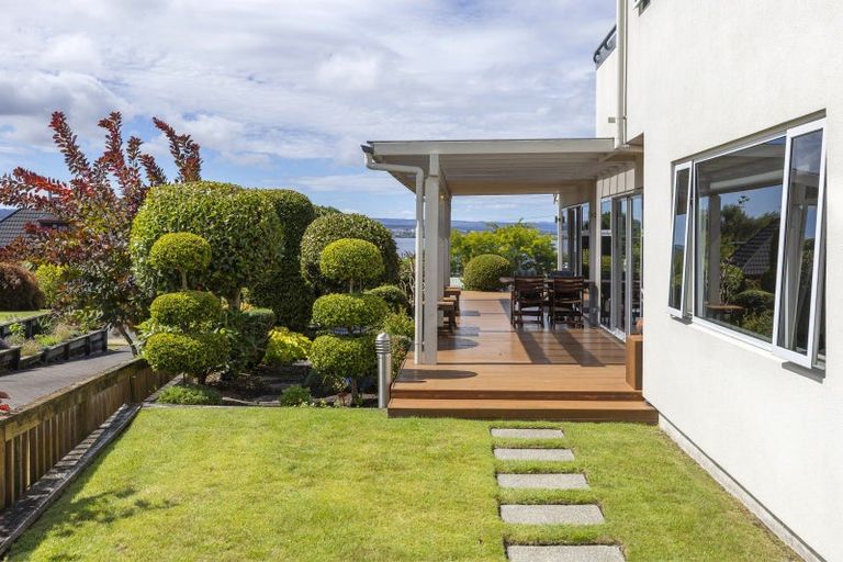 Photo of property in 19 Kinder Street, Acacia Bay, Taupo, 3330