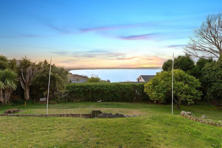 Photo of property in 7a Naera Place, Kawaha Point, Rotorua, 3010