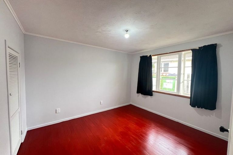 Photo of property in 31 Essex Street, Te Atatu South, Auckland, 0610