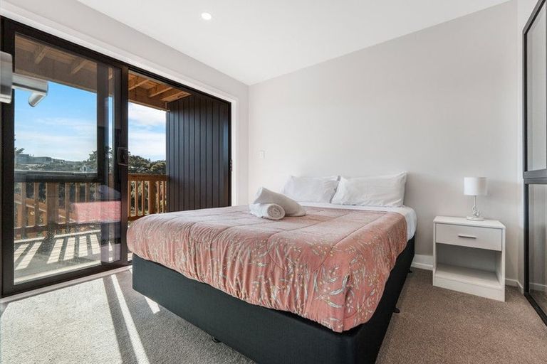 Photo of property in 28 Johns Creek Crescent, Silverdale, 0932