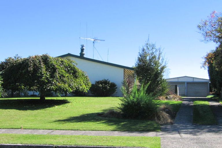 Photo of property in 2 Rimu Place, Tokoroa, 3420