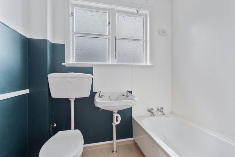 Photo of property in 97 Rangiora Avenue, Roslyn, Palmerston North, 4414